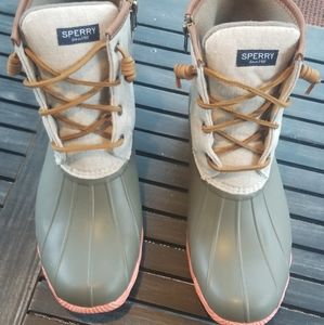 SPERRY Brand New Without Box Women Duck Boots